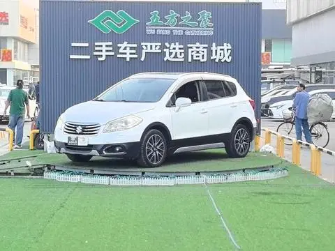 Suzuki S-Cross 2014