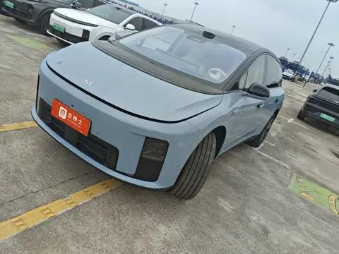 Li i8 2025