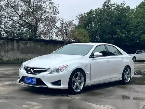 Toyota Reiz 2013