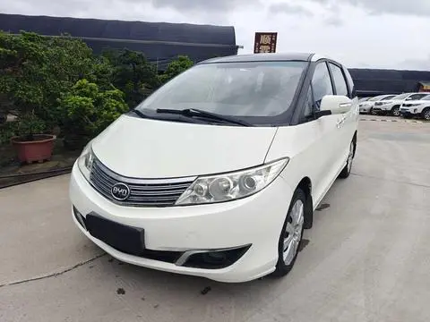 BYD M6 2013