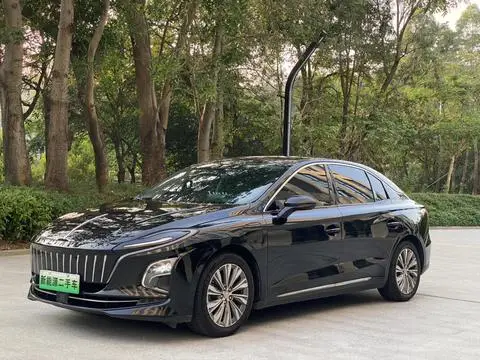 Hongqi E-QM5 2024