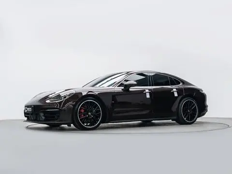 Porsche Panamera 2021