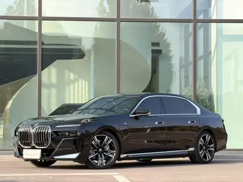 BMW i7 2023