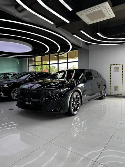 BMW 5 Series 2025