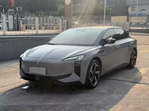 Hongqi EH7 2024
