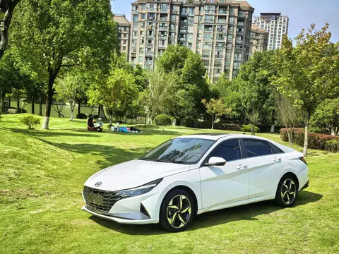 Hyundai Elantra 2021
