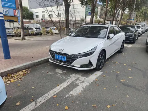 Hyundai Elantra 2022