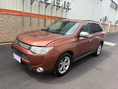 Mitsubishi Outlander 2013