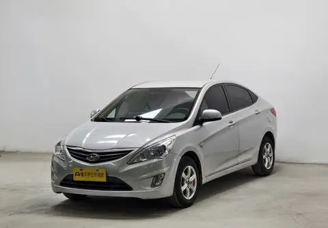 Hyundai 瑞纳 2010