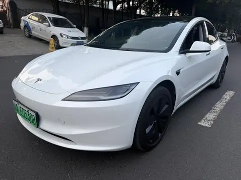 Tesla Model 3 2025