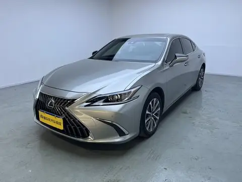 Lexus ES 2022