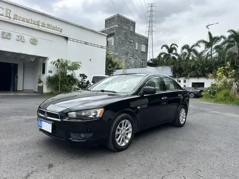 Mitsubishi 翼神 2011