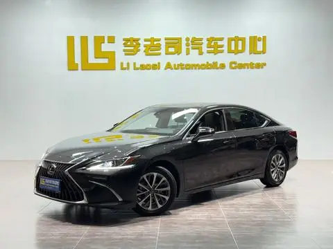 Lexus ES 2022