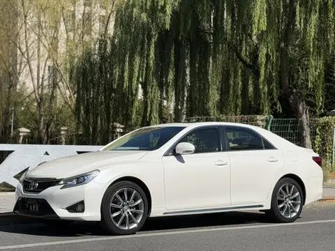 Toyota Reiz 2013