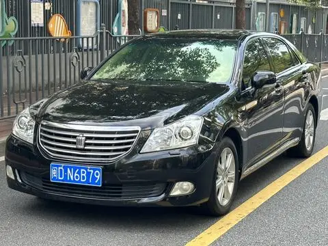 Toyota Crown 2010