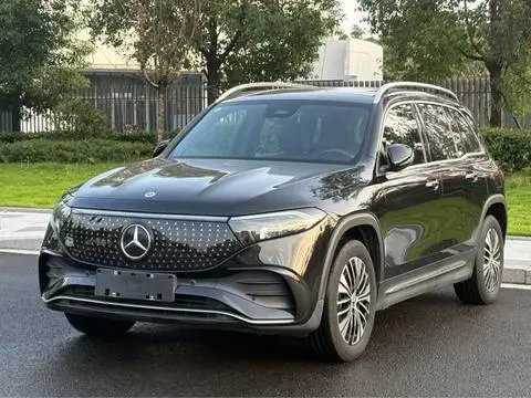 Mercedes-Benz EQB 2025
