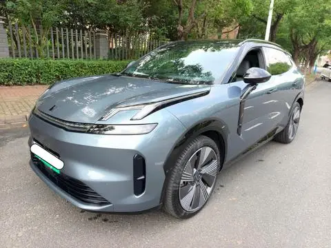 Lynk & Co 08 EM-P 2025