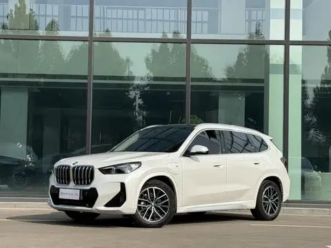 BMW iX1 2025