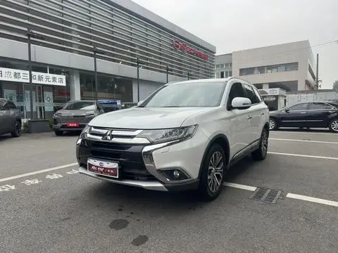 Mitsubishi Outlander 2016
