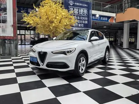 Alfa Romeo Stelvio 2017