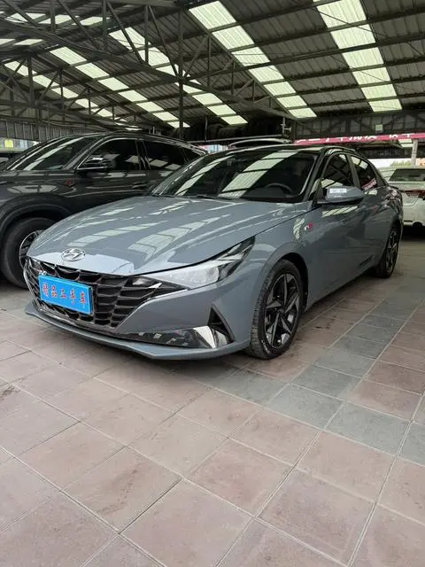 Hyundai Elantra 2022