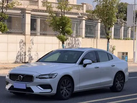 Volvo S60 2022