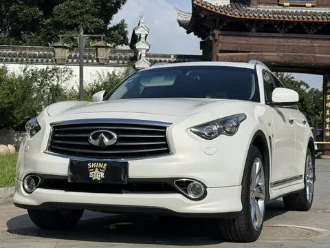 Infiniti QX70 2013
