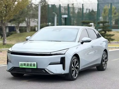 Geely L6 2023
