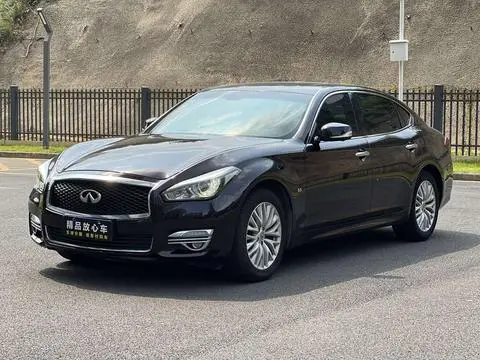 Infiniti Q70 2017