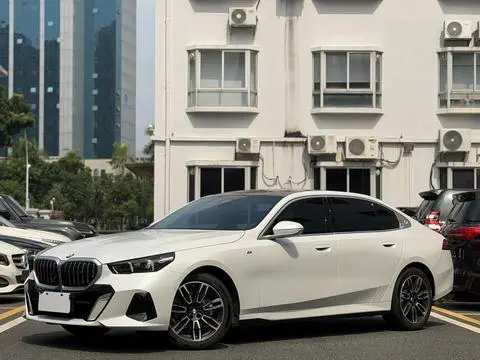 BMW 5 Series 2025