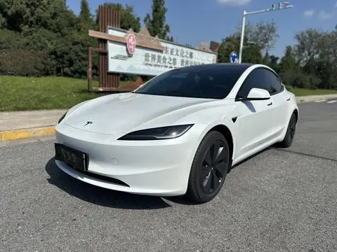 Tesla Model 3 2025