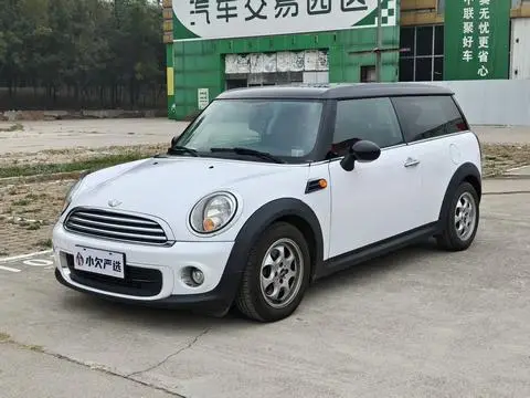 MINI CLUBMAN 2011