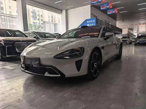 Xiaomi SU7 2024