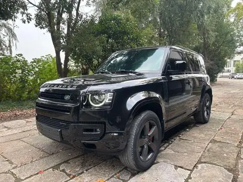 Land Rover Defender 2023