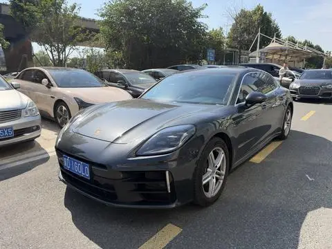 Porsche Panamera 2024