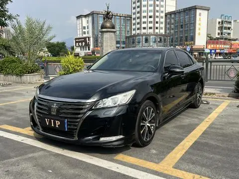 Toyota Crown 2018