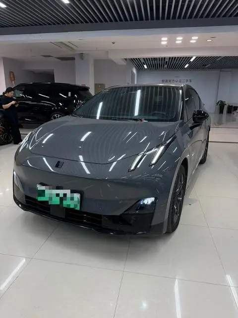 Lynk & Co Z20 2025