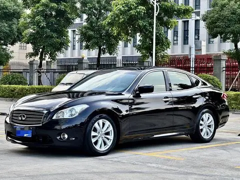 Infiniti M Series 2011