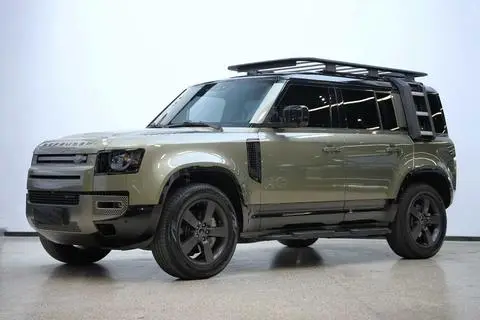 Land Rover Defender 2023