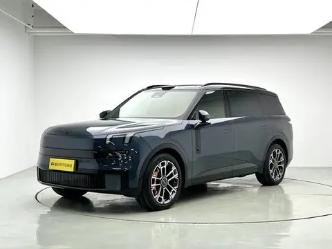 Lynk & Co 900 2025