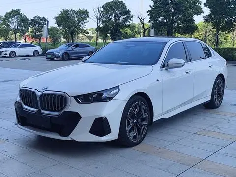 BMW 5 Series 2025