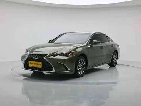 Lexus ES 2021