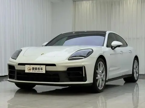 Porsche Panamera 2024