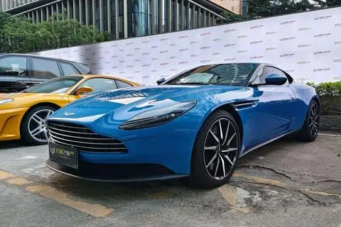 Aston Martin DB11 2020