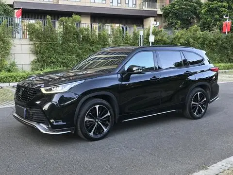 Toyota Crown Kluger 2022