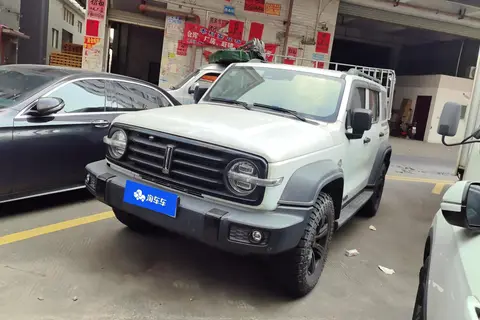 TANK 300 2021