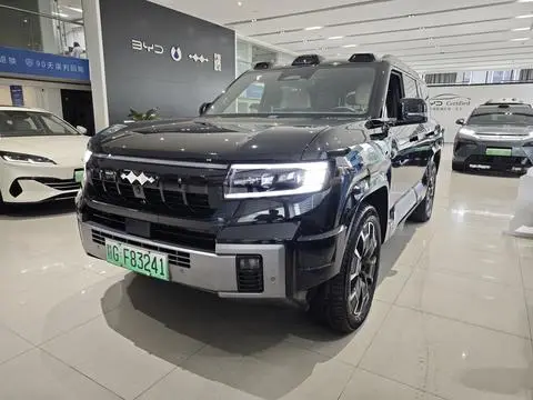 BYD Leopard 8 2025