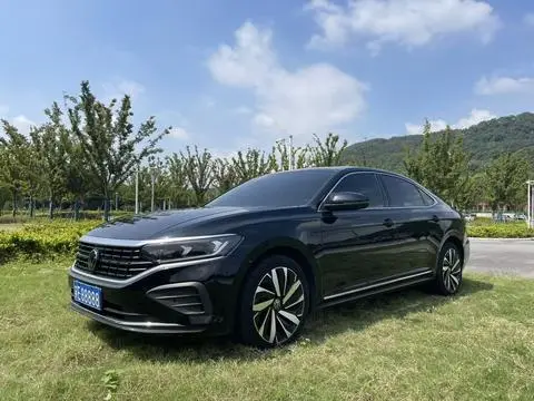 Volkswagen Passat 2022