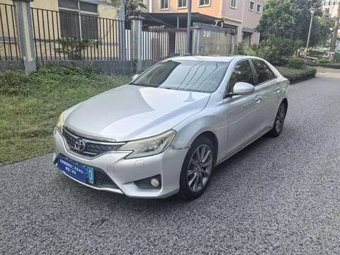 Toyota Reiz 2013