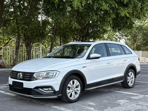 Volkswagen C-TREK 2017
